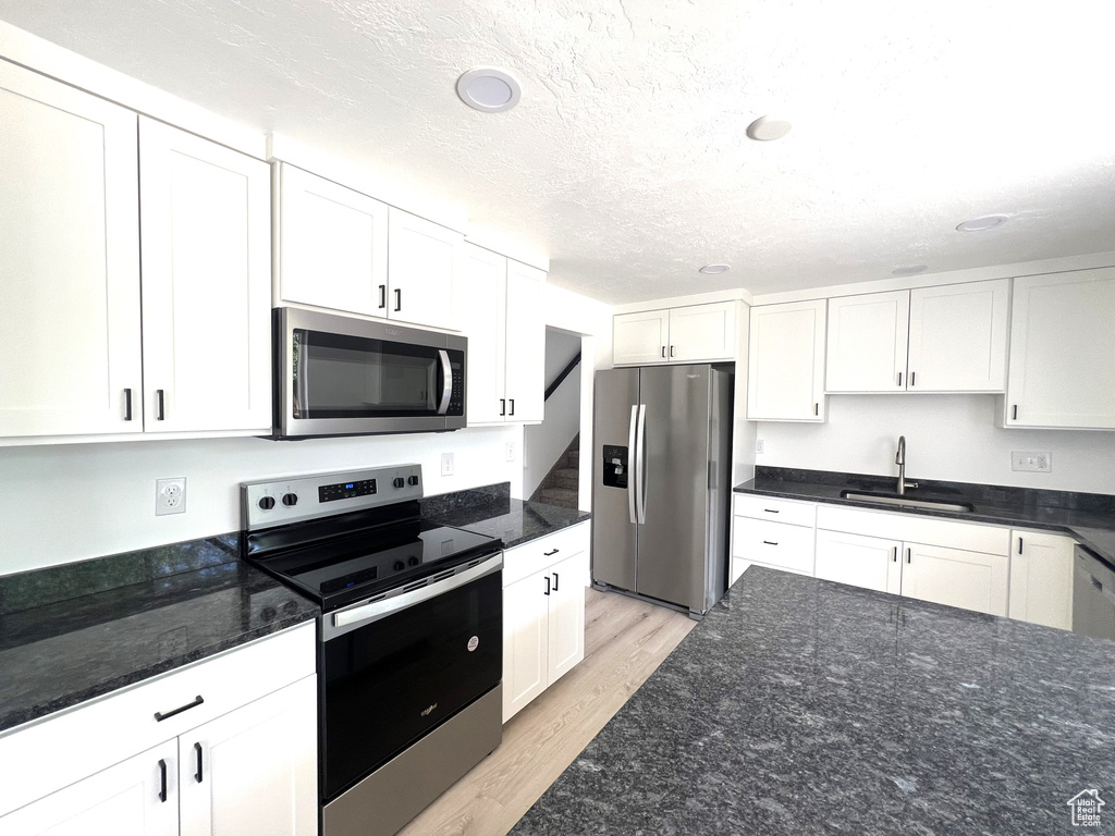 686 N PARKWAY AVE Tooele, UT 84074