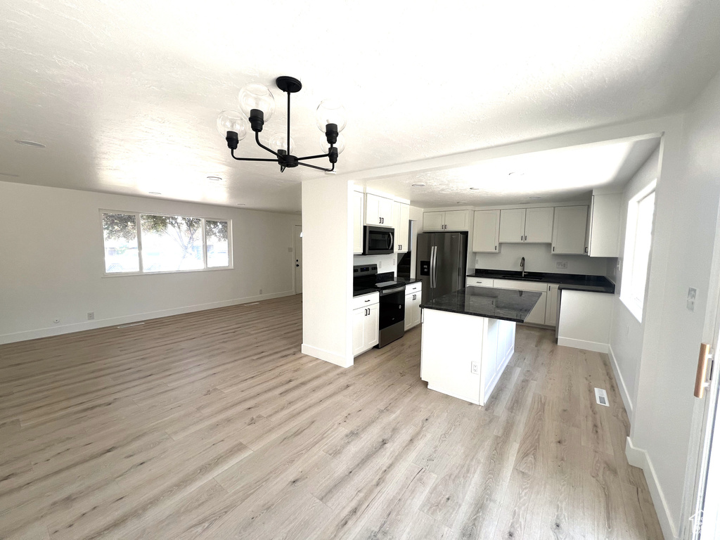 686 N PARKWAY AVE Tooele, UT 84074