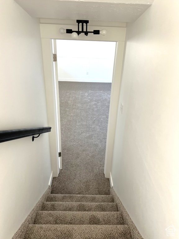 686 N PARKWAY AVE Tooele, UT 84074