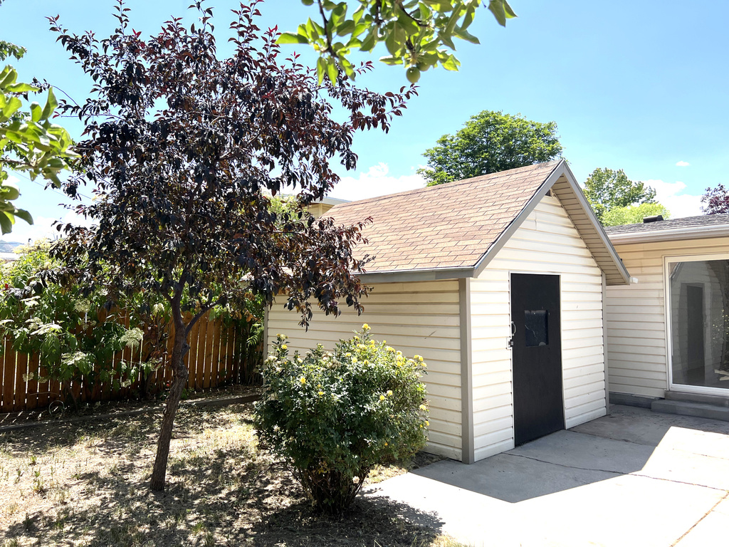 686 N PARKWAY AVE Tooele, UT 84074