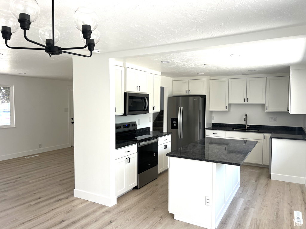 686 N PARKWAY AVE Tooele, UT 84074
