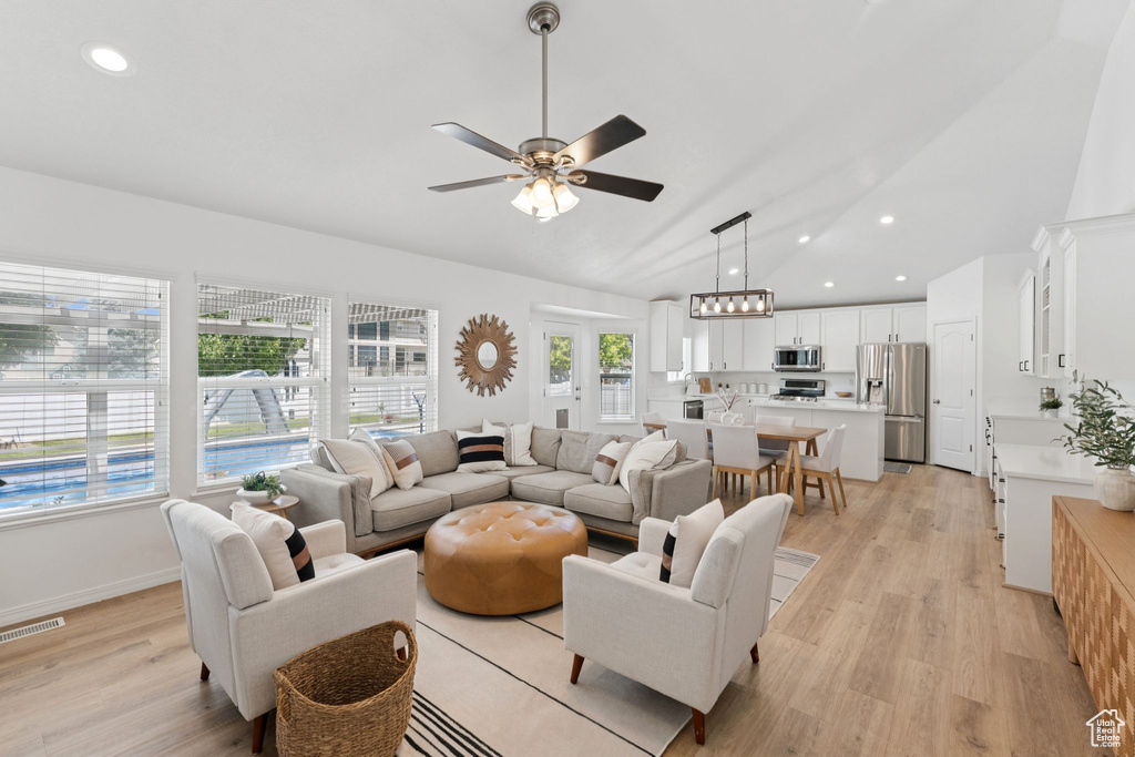 1908 W JACKSON ST Kaysville, UT 84037