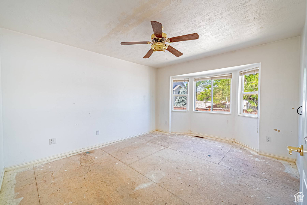 5150 W GLEN PARK CT Salt Lake City, UT 84120