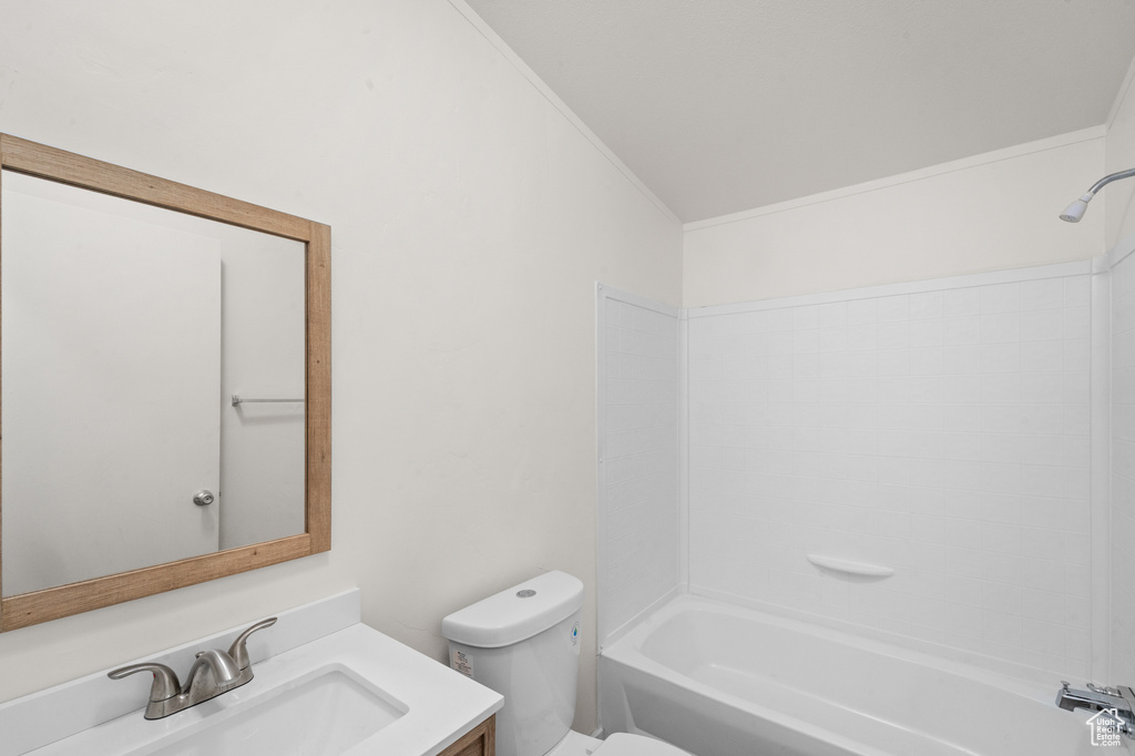 Full bath with vanity and shower / washtub combination