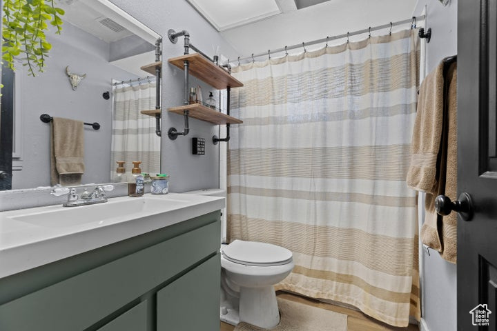 Photo 13 for MLS #2095868 at 246 S 475 East