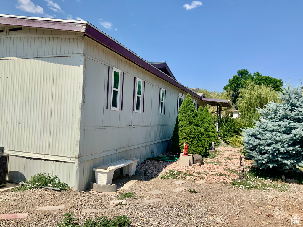 View of home\\\'s exterior