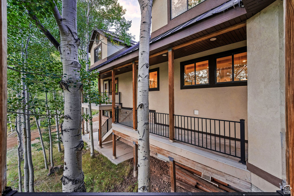 Photo 12 for MLS #2095883 at 1960 N Lake Dr