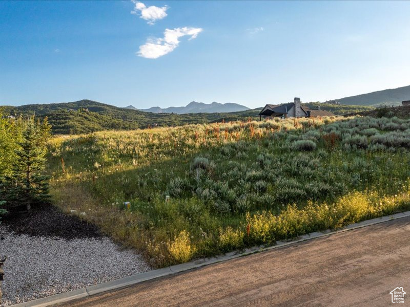 6321 E HAWKS LN Huntsville, UT 84317