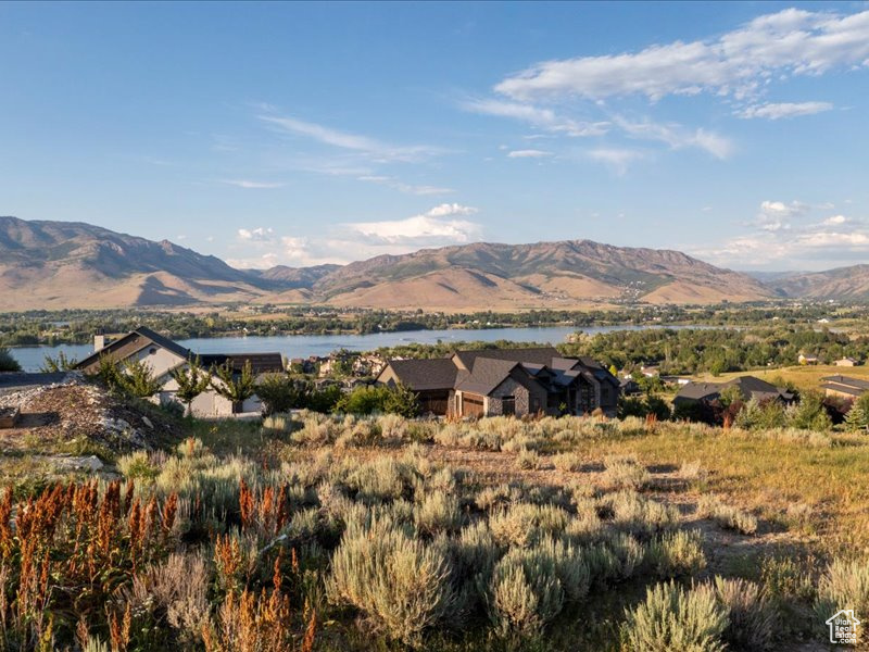 6321 E HAWKS LN Huntsville, UT 84317