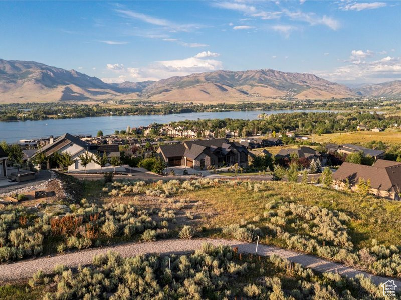 6321 E HAWKS LN Huntsville, UT 84317