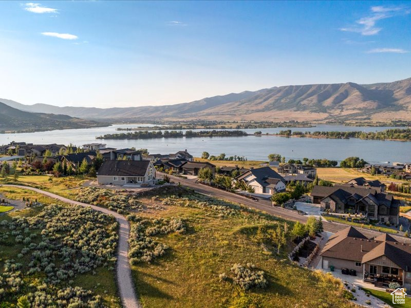 6321 E HAWKS LN Huntsville, UT 84317