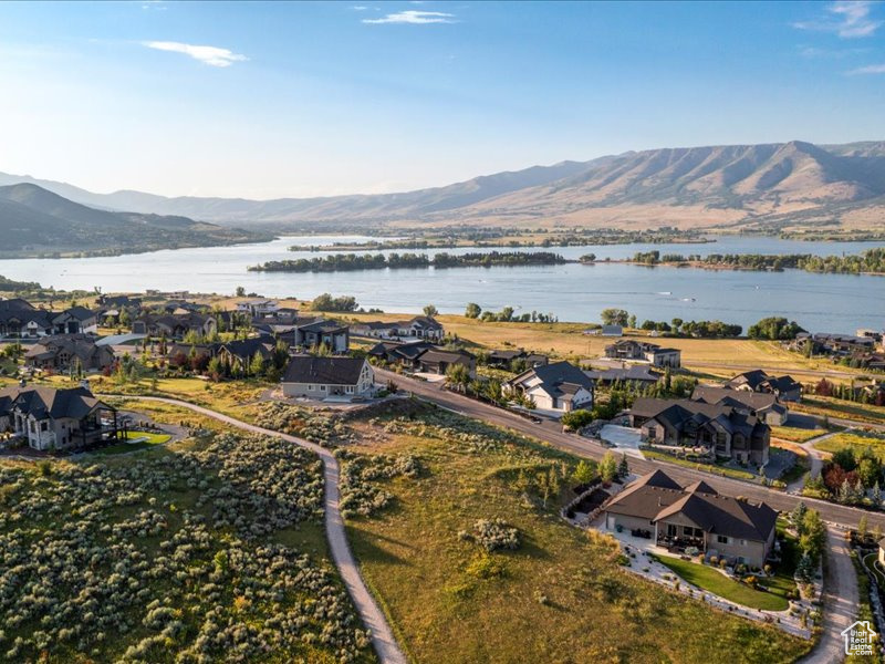 6321 E HAWKS LN Huntsville, UT 84317