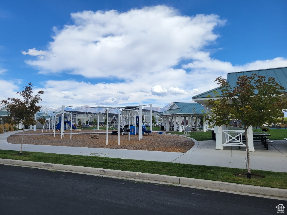 884 E SAND DOLLAR WAY #2332 Saratoga Springs, UT 84045
