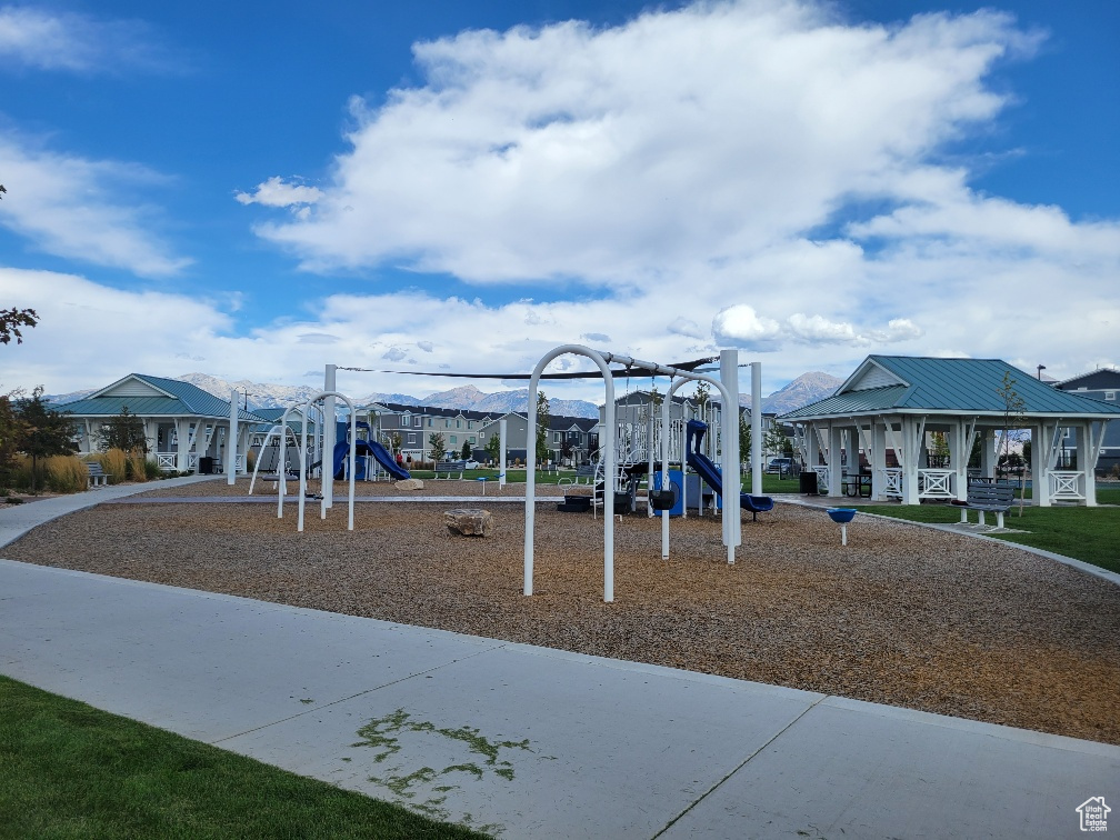 884 E SAND DOLLAR WAY #2332 Saratoga Springs, UT 84045