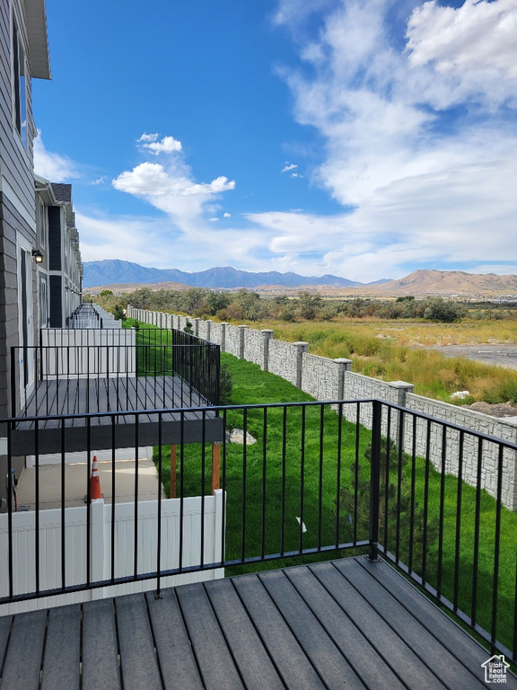 884 E SAND DOLLAR WAY #2332 Saratoga Springs, UT 84045