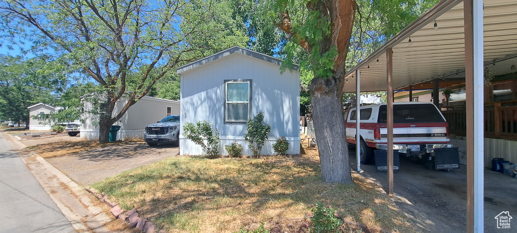 View of home\\\'s exterior