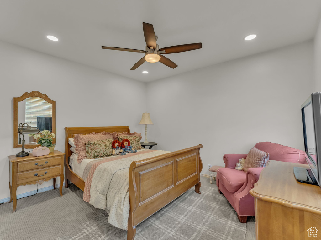 Bedroom with recessed lighting, carpet floors, and a ceiling fan