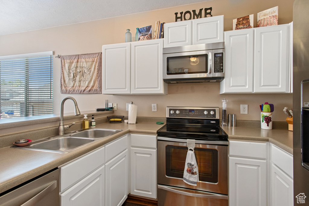 8480 W MERRITON CT Magna, UT 84044