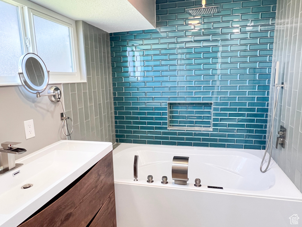 2072 W 5075 S Roy, UT 84067