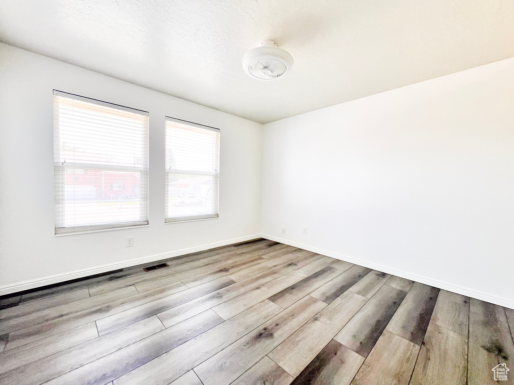 2072 W 5075 S Roy, UT 84067