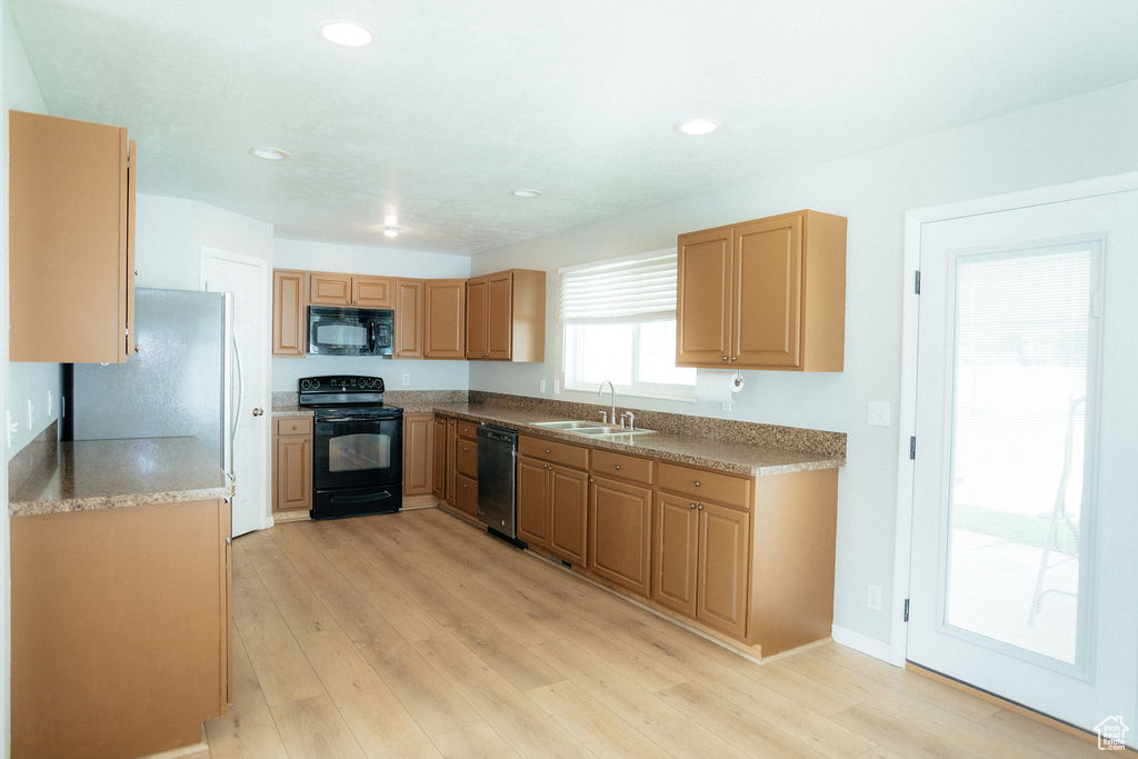 571 E CENTER ST Kaysville, UT 84037