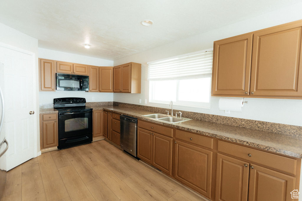571 E CENTER ST Kaysville, UT 84037