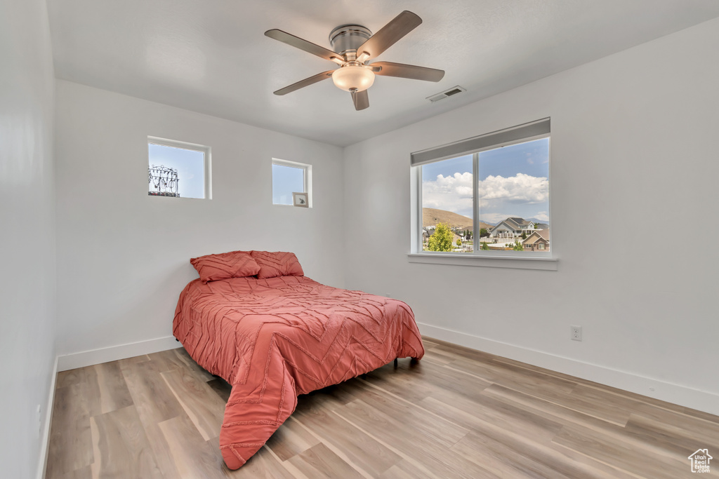1934 E SUNNYVALE DR Eagle Mountain, UT 84005
