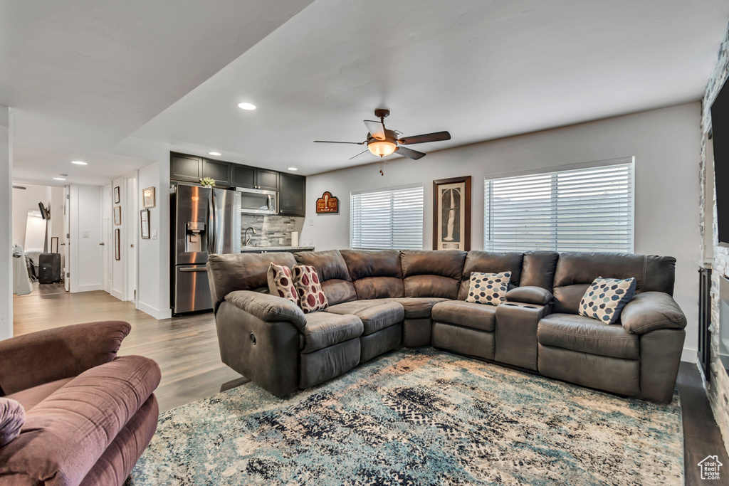 1934 E SUNNYVALE DR Eagle Mountain, UT 84005