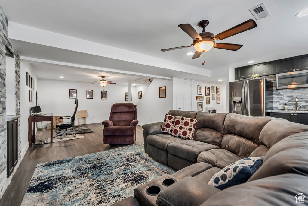 1934 E SUNNYVALE DR Eagle Mountain, UT 84005