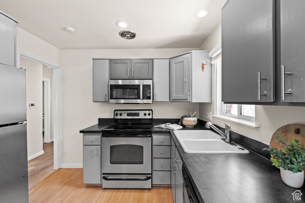 2153 S BROADMOOR ST Salt Lake City, UT 84109