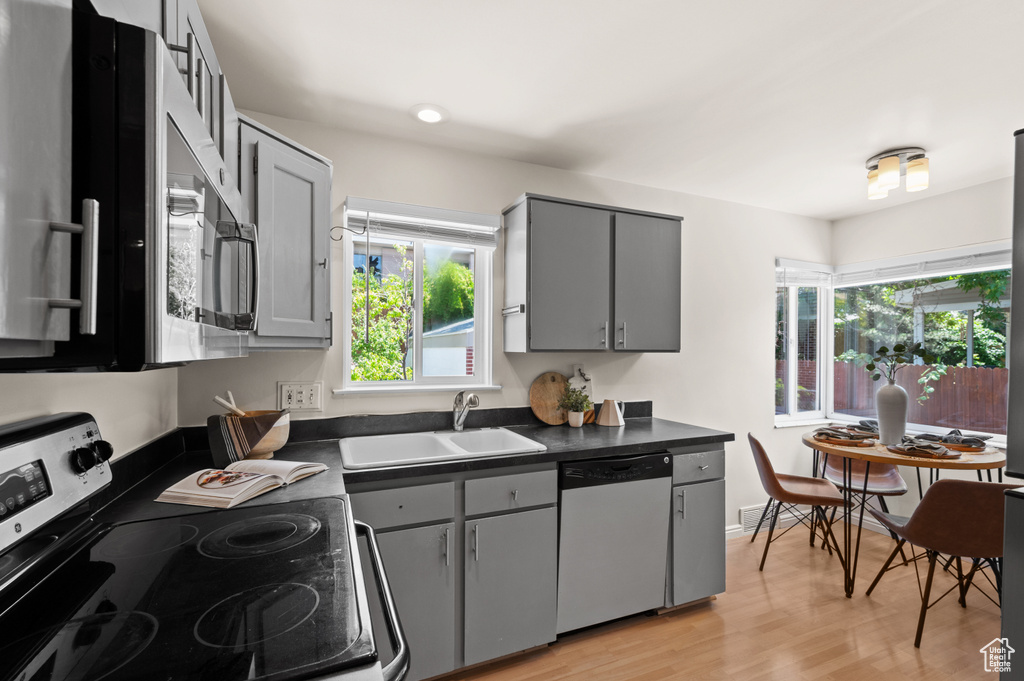 2153 S BROADMOOR ST Salt Lake City, UT 84109