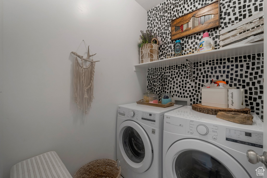 Laundry area with independent washer and dryer