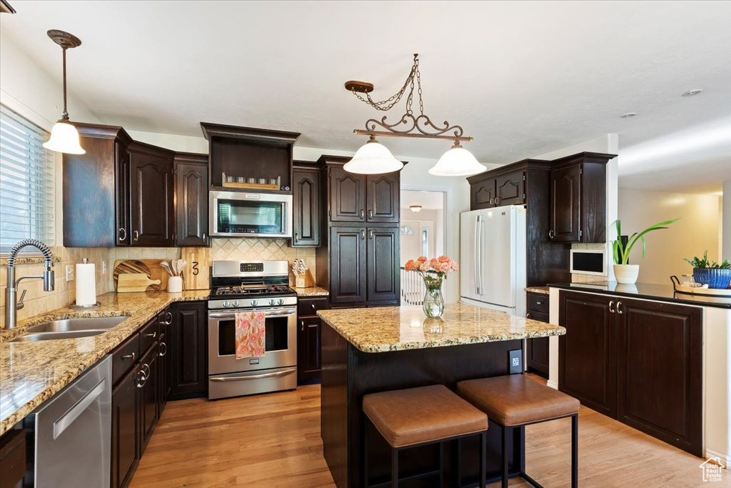 11051 S LONGDALE CIR Sandy, UT 84092