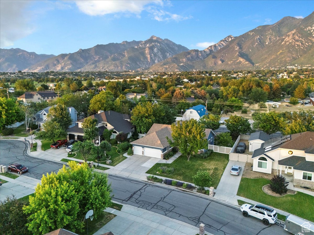 11051 S LONGDALE CIR Sandy, UT 84092