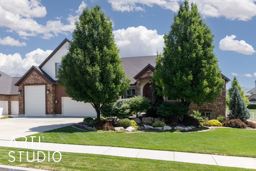2124 N HERITAGE DR Farr West, UT 84404