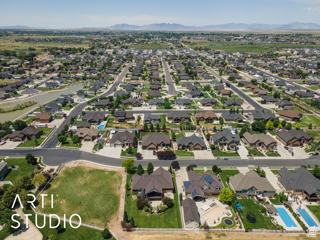 2124 N HERITAGE DR Farr West, UT 84404