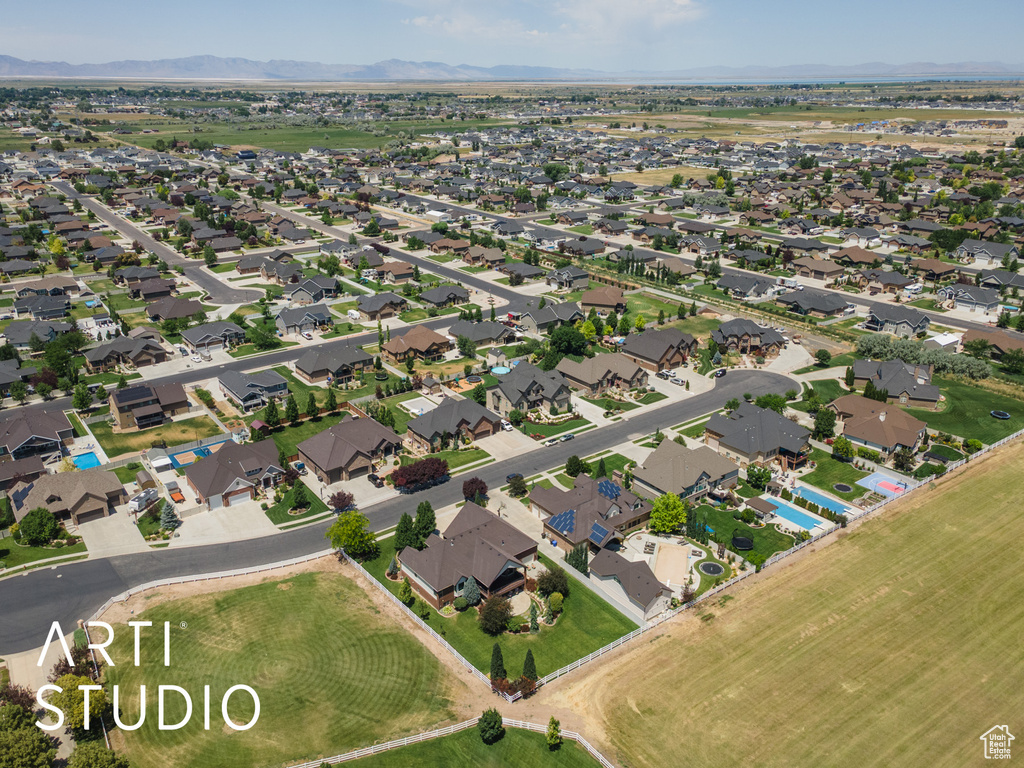 2124 N HERITAGE DR Farr West, UT 84404