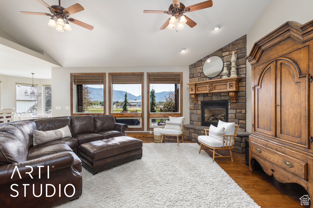 2124 N HERITAGE DR Farr West, UT 84404