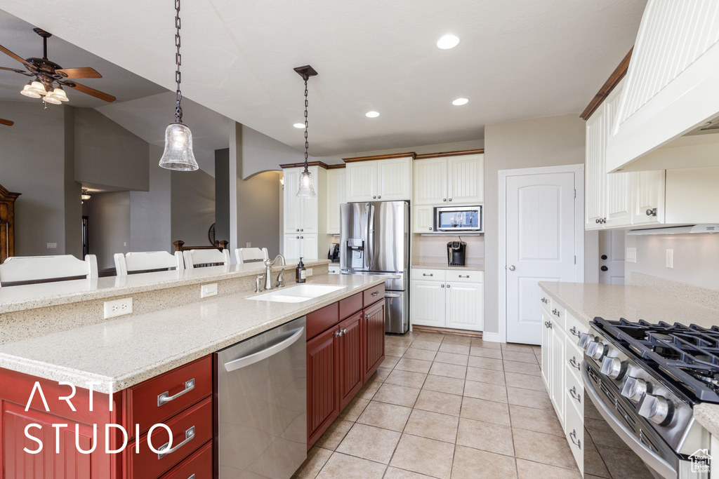 2124 N HERITAGE DR Farr West, UT 84404