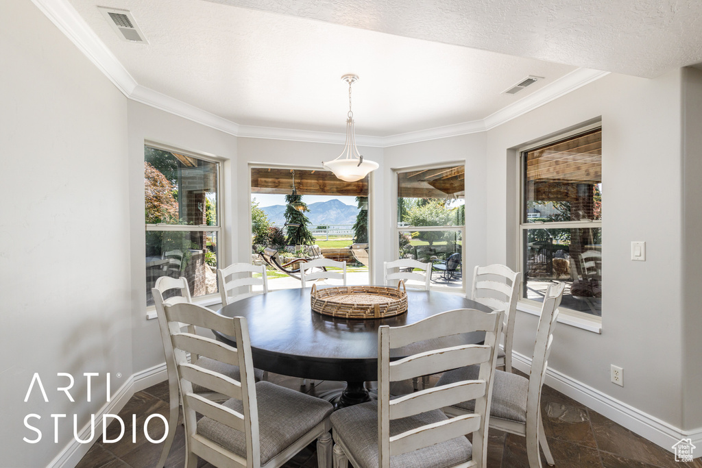 2124 N HERITAGE DR Farr West, UT 84404
