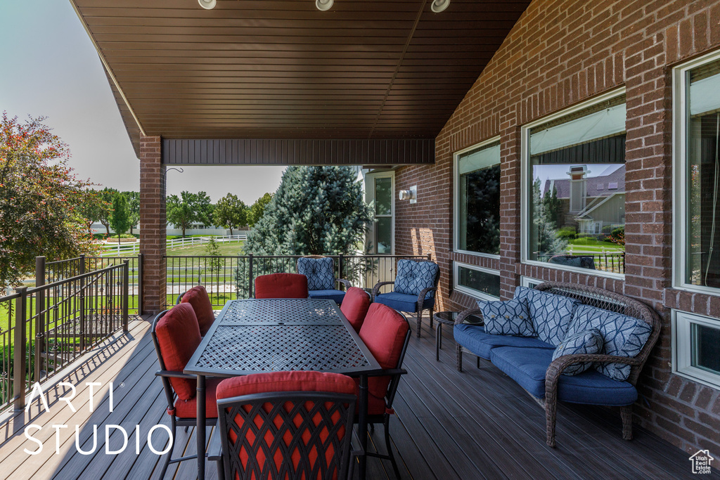 2124 N HERITAGE DR Farr West, UT 84404