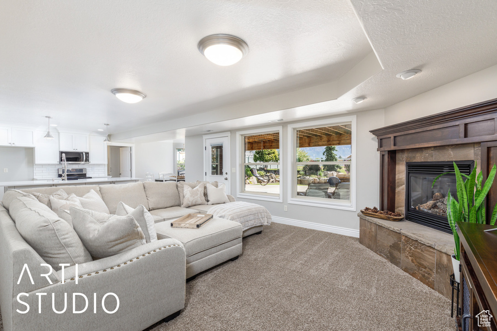 2124 N HERITAGE DR Farr West, UT 84404