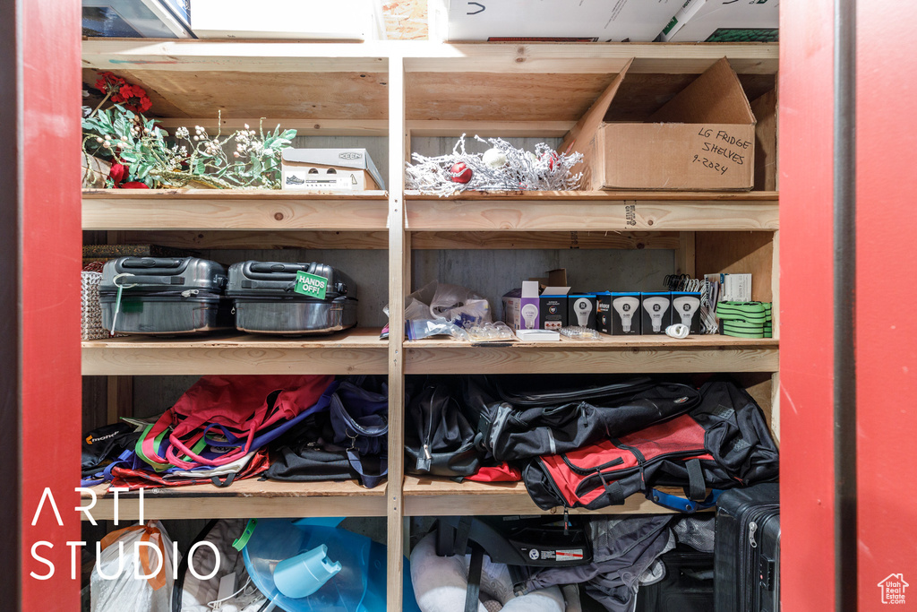 2124 N HERITAGE DR Farr West, UT 84404