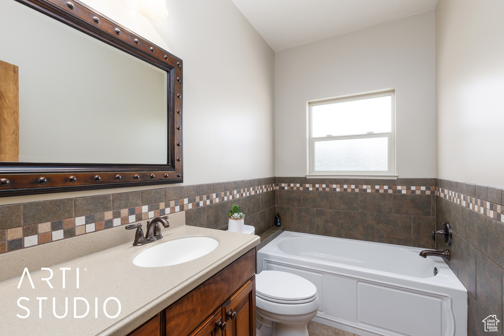 2124 N HERITAGE DR Farr West, UT 84404