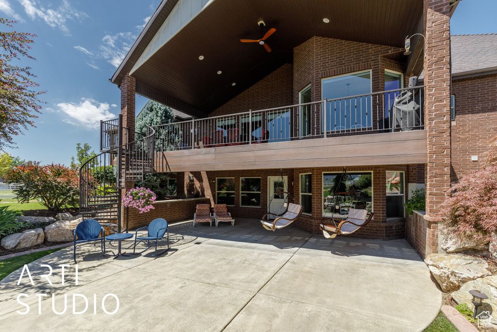 2124 N HERITAGE DR Farr West, UT 84404