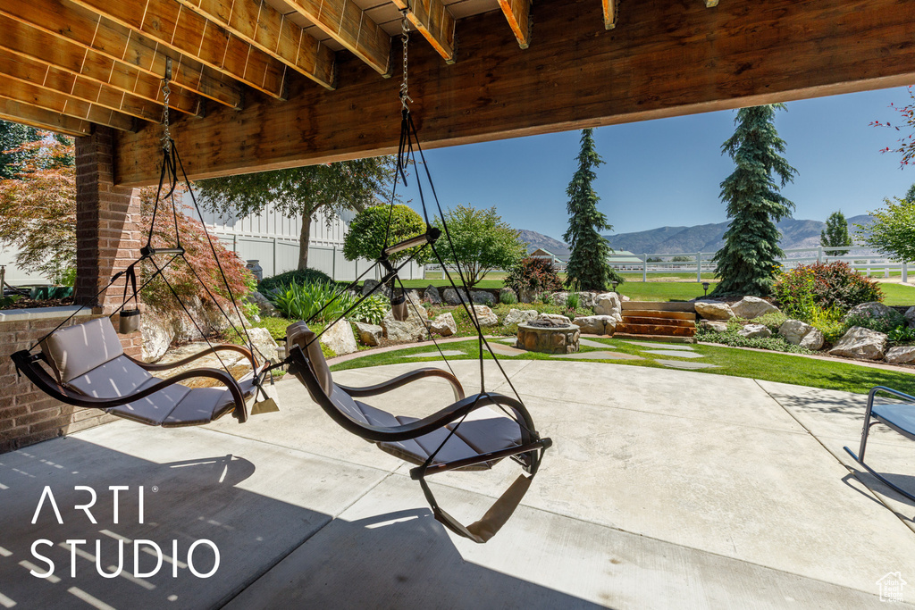2124 N HERITAGE DR Farr West, UT 84404
