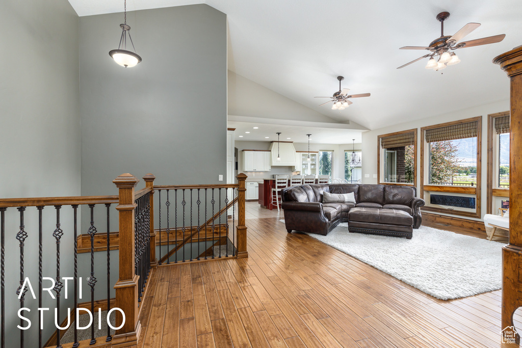 2124 N HERITAGE DR Farr West, UT 84404