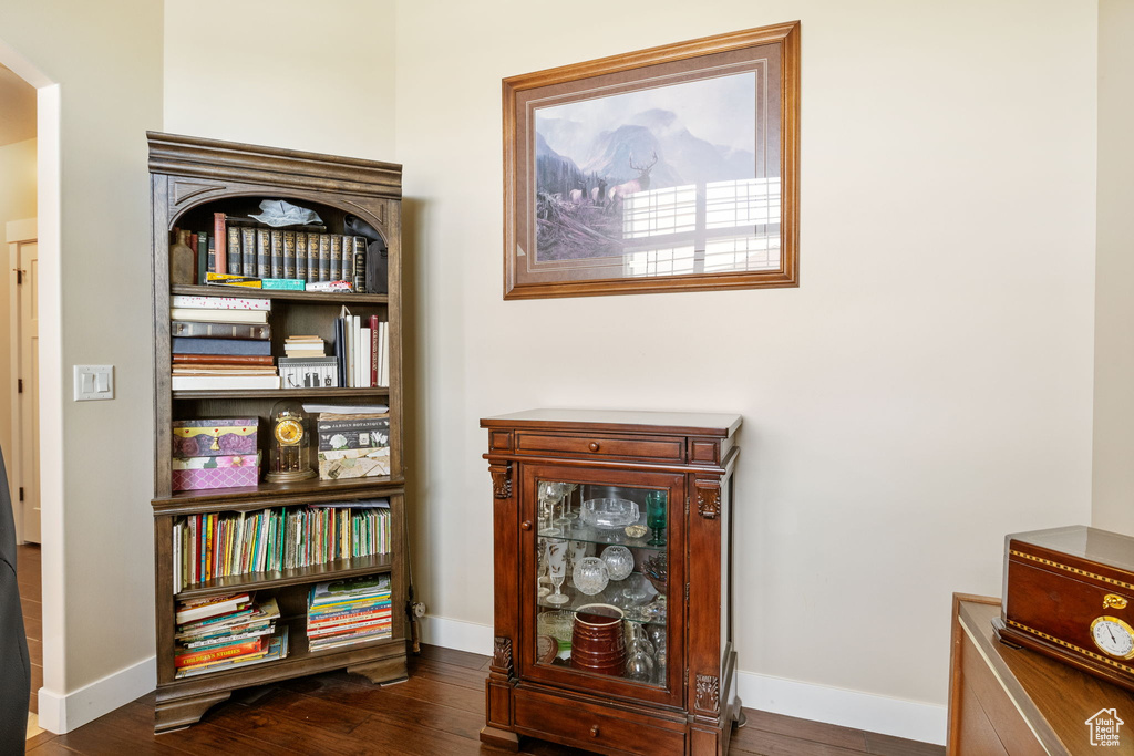 Detailed view of wood finished floors