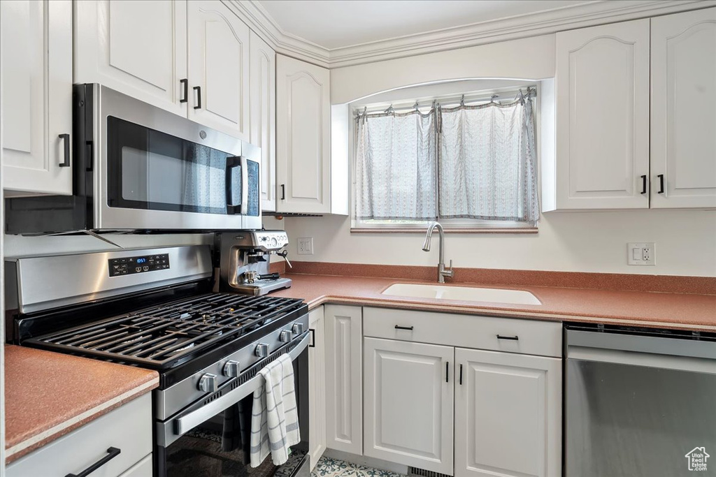 3385 W FLORLITA AVE. West Valley City, UT 84119