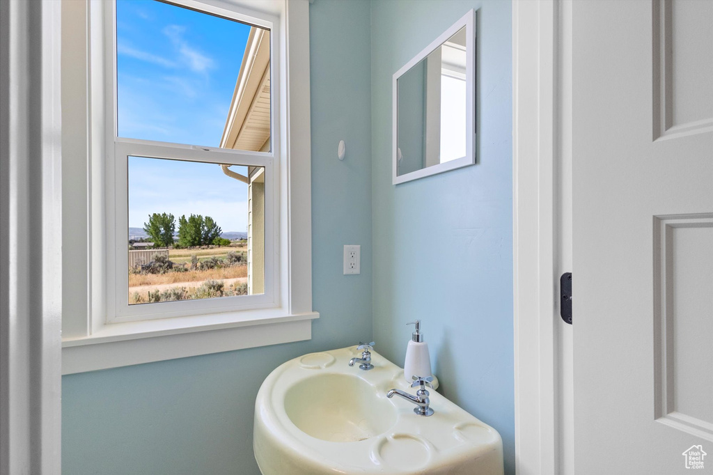 Bathroom with a sink